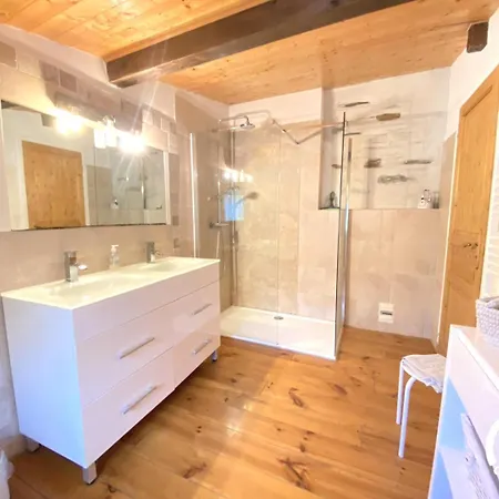 Dame Nature Nyaraló